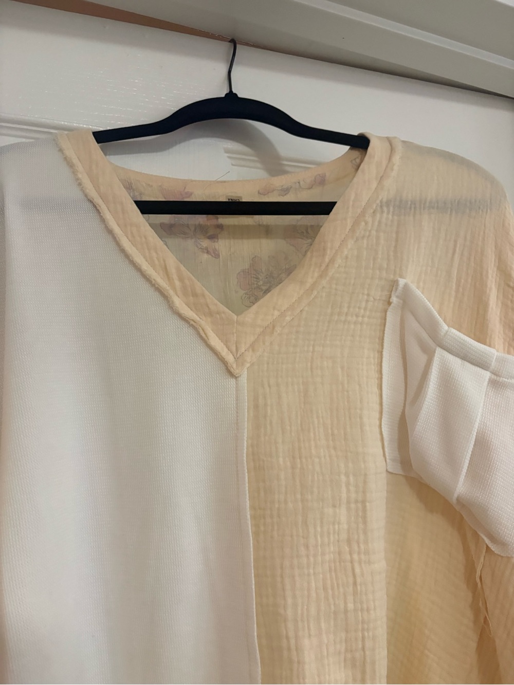 POL Cream and Beige Floral Paneled Pullover Sweatshirt - Picture 5 of 7